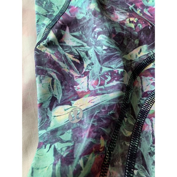 Run Inspire Crop II (Multi Iridescent) Size 8 - Picture 6 of 8